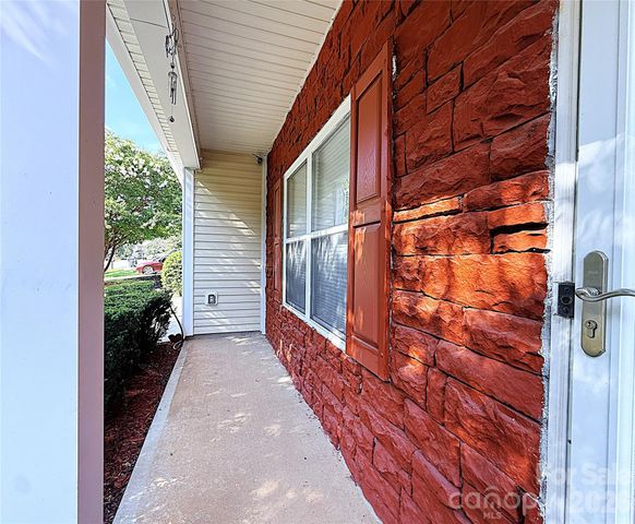 8703 Earthenware Drive, Charlotte, NC 28269