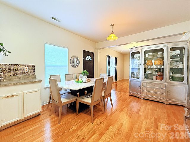 8703 Earthenware Drive, Charlotte, NC 28269