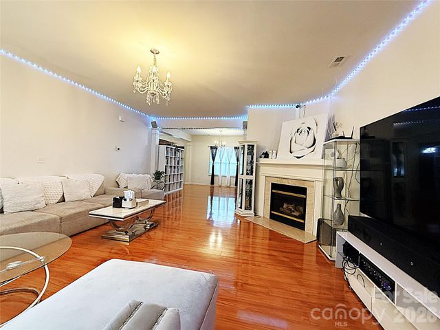 8703 Earthenware Drive, Charlotte, NC 28269