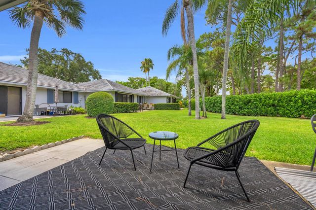 836 Club Drive, Palm Beach Gardens, FL 33418