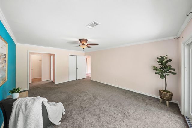 7714 Pecanwood Street, Hitchcock, TX 77563