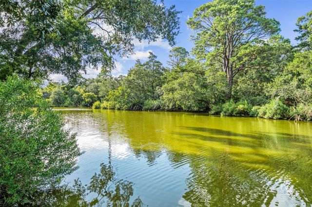 7714 Pecanwood Street, Hitchcock, TX 77563