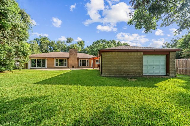 7714 Pecanwood Street, Hitchcock, TX 77563