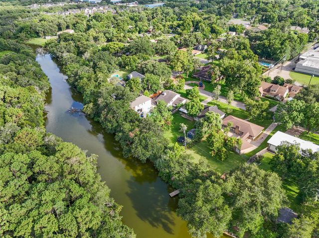 7714 Pecanwood Street, Hitchcock, TX 77563