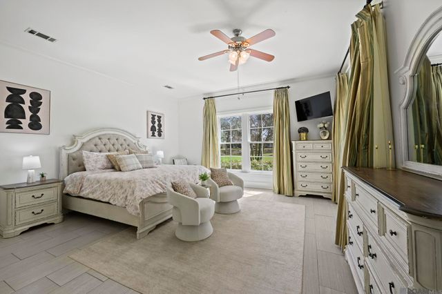 17627 Masters Pointe Ct, Baton Rouge, LA 70810