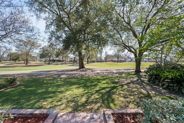 17627 Masters Pointe Ct, Baton Rouge, LA 70810