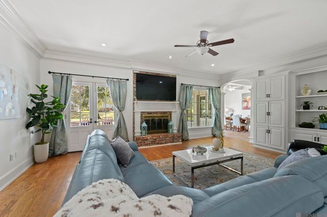 17627 Masters Pointe Ct, Baton Rouge, LA 70810