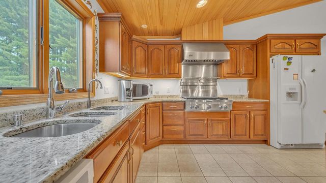 W8284 S County Road A, Wild Rose, WI 54984