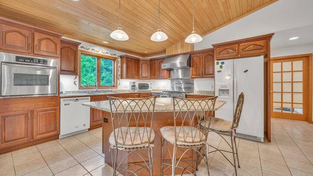 W8284 S County Road A, Wild Rose, WI 54984