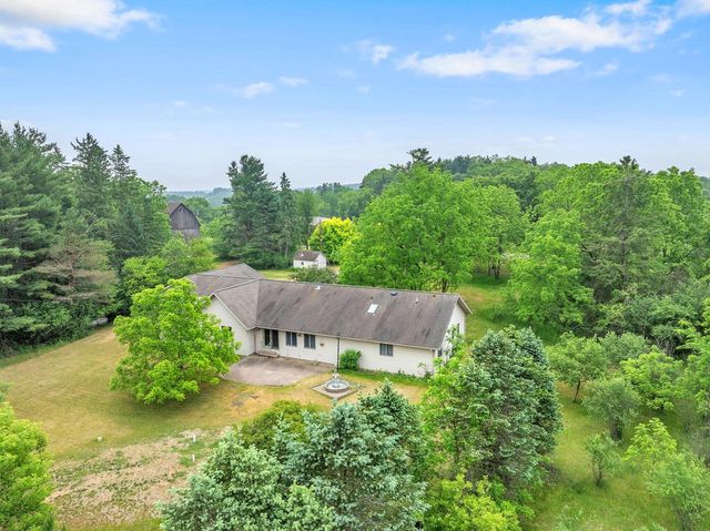 W8284 S County Road A, Wild Rose, WI 54984