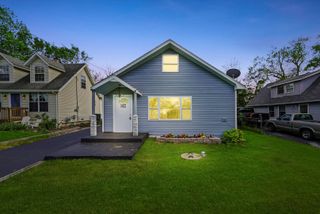 26427 W Prospect Avenue, Antioch, IL 60002