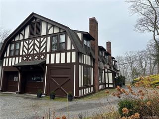 57 Crows Nest Road 3, Tuxedo Park, NY 10987