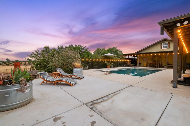 20375 Avenue 376, Woodlake, CA 93286