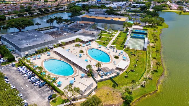 668 Monaco N 668, Delray Beach, FL 33446