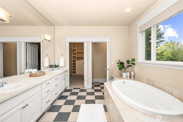 4047 Willams Avenue W, Seattle, WA 98199