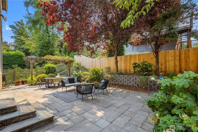 4047 Willams Avenue W, Seattle, WA 98199