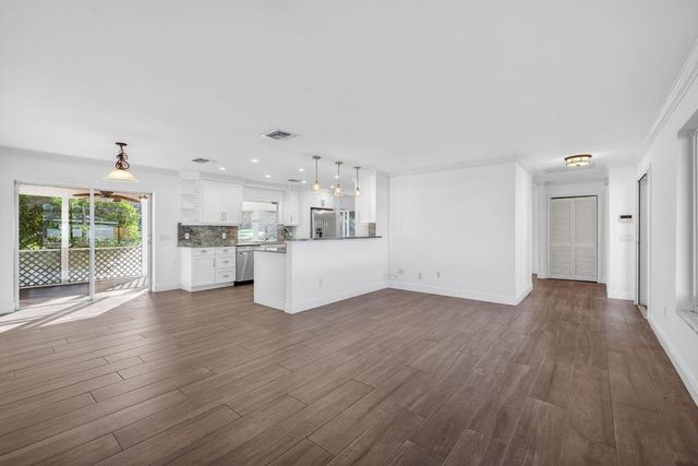 3360 Pebble Beach Drive, Lake Worth, FL 33467