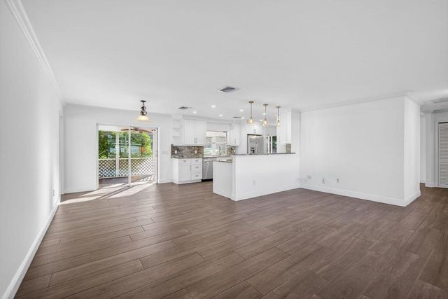 3360 Pebble Beach Drive, Lake Worth, FL 33467