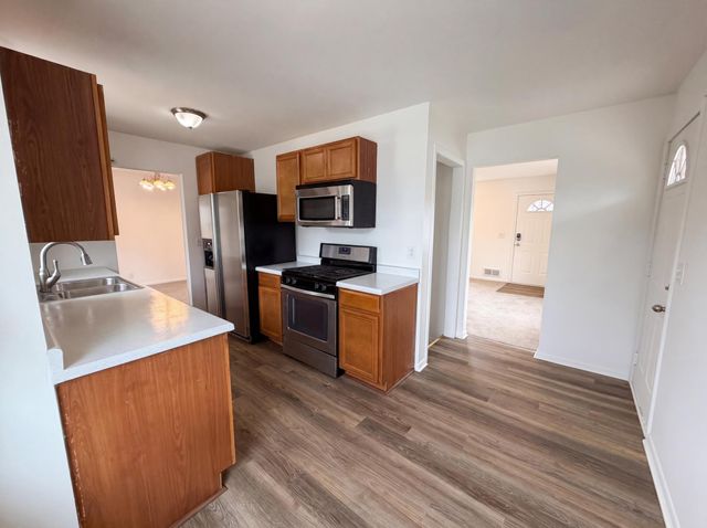 6319 Perry Avenue N, Brooklyn Center, MN 55429