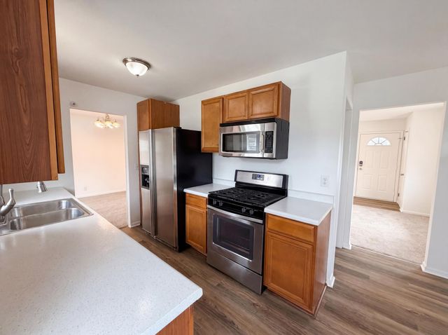 6319 Perry Avenue N, Brooklyn Center, MN 55429