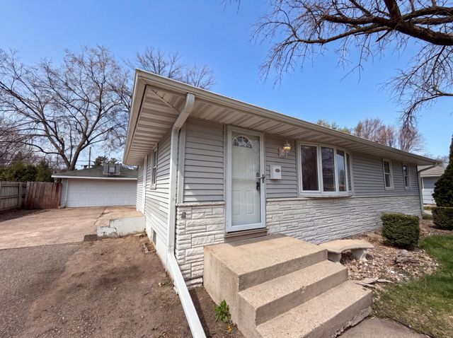 6319 Perry Avenue N, Brooklyn Center, MN 55429