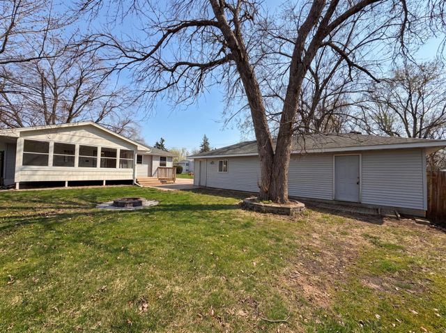 6319 Perry Avenue N, Brooklyn Center, MN 55429