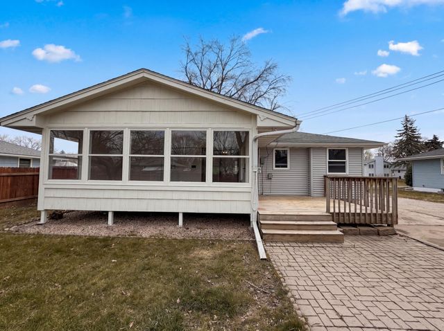 6319 Perry Avenue N, Brooklyn Center, MN 55429