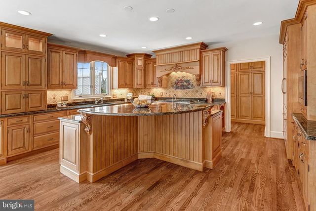 1008 JARVIS CT, Mclean, VA 22101