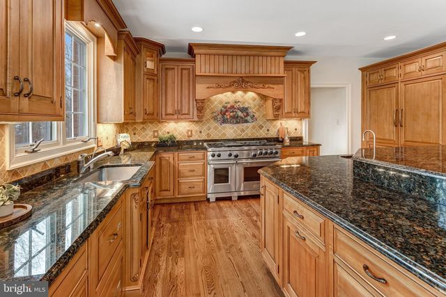 1008 JARVIS CT, Mclean, VA 22101