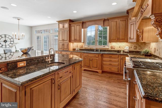 1008 JARVIS CT, Mclean, VA 22101