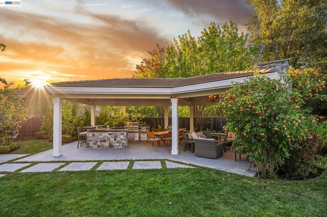 1026 McCauley Rd, Danville, CA 94526