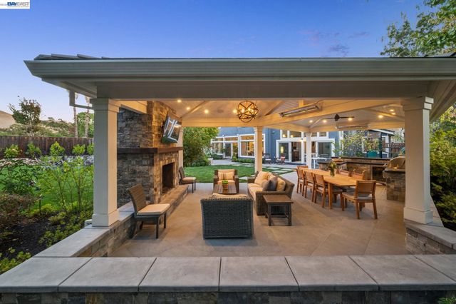 1026 McCauley Rd, Danville, CA 94526