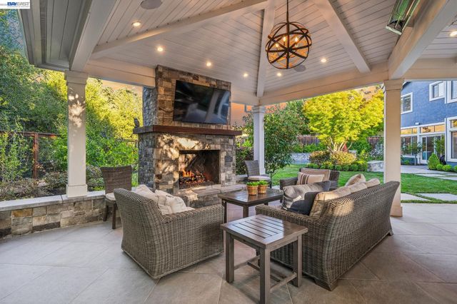 1026 McCauley Rd, Danville, CA 94526