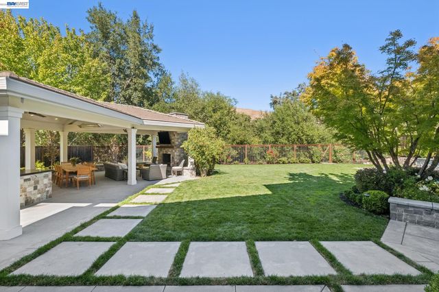 1026 McCauley Rd, Danville, CA 94526