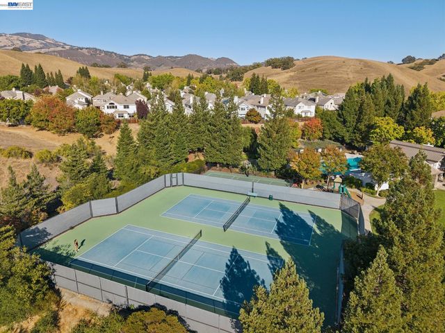 1026 McCauley Rd, Danville, CA 94526