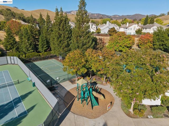 1026 McCauley Rd, Danville, CA 94526