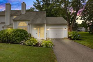 31 E Glen Dr 31, Taunton, MA 02780