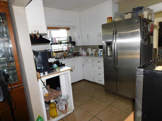 605 N F Street, Tulare, CA 93274