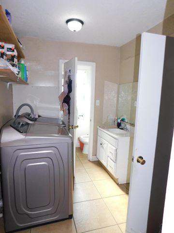 605 N F Street, Tulare, CA 93274