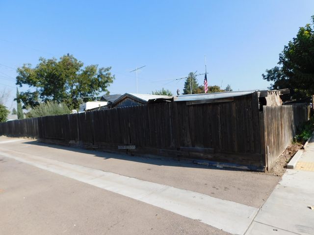 605 N F Street, Tulare, CA 93274