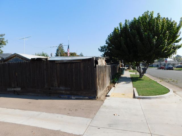 605 N F Street, Tulare, CA 93274