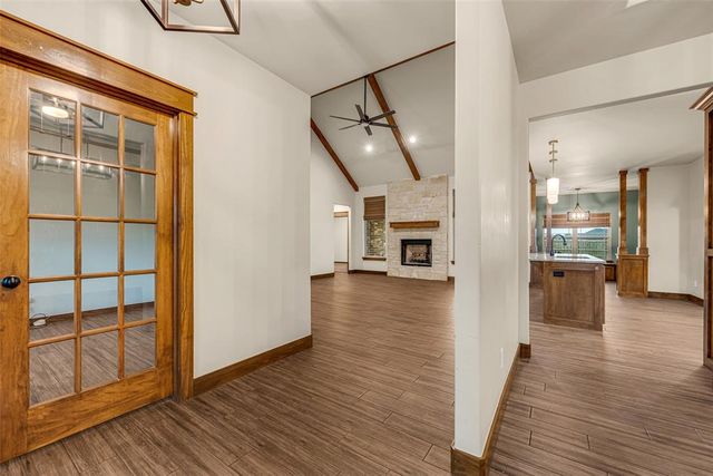 365 NW Mountain Lake Crest Crest, Lawton, OK 73507