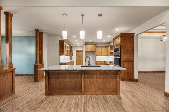 365 NW Mountain Lake Crest Crest, Lawton, OK 73507