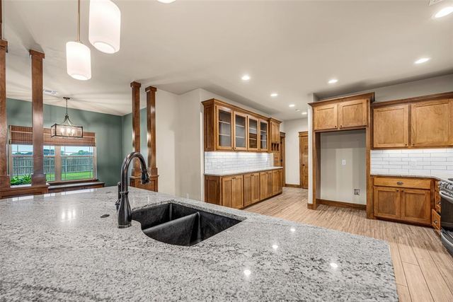 365 NW Mountain Lake Crest Crest, Lawton, OK 73507