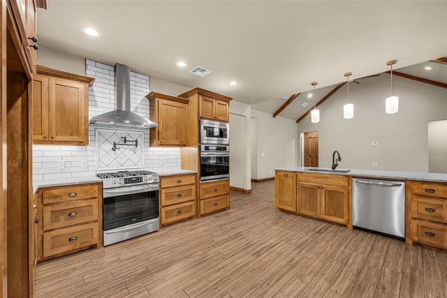 365 NW Mountain Lake Crest Crest, Lawton, OK 73507
