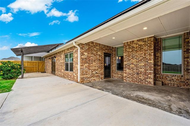 365 NW Mountain Lake Crest Crest, Lawton, OK 73507