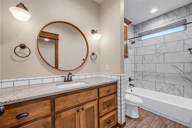 365 NW Mountain Lake Crest Crest, Lawton, OK 73507