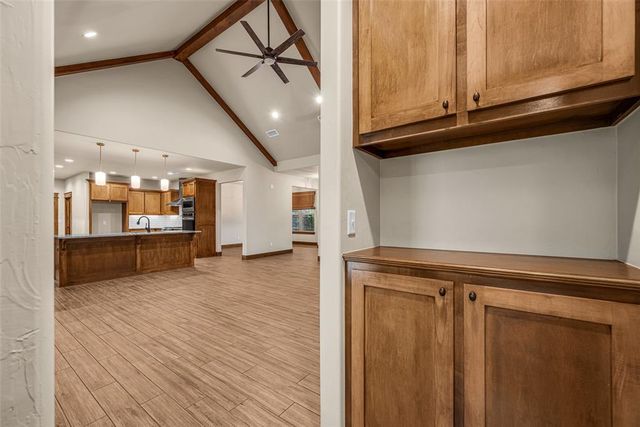 365 NW Mountain Lake Crest Crest, Lawton, OK 73507