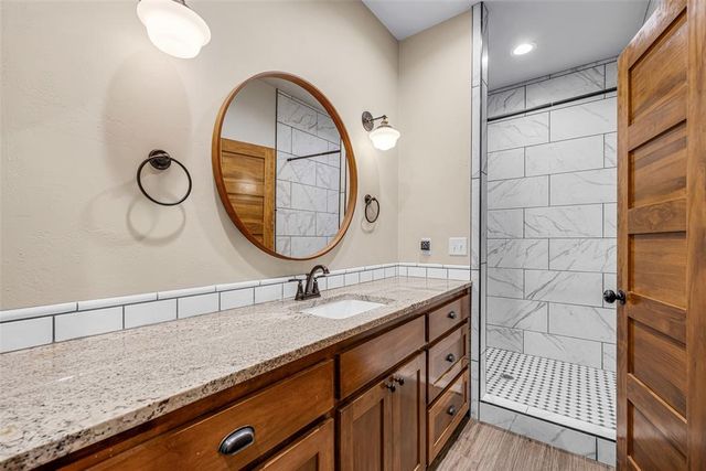 365 NW Mountain Lake Crest Crest, Lawton, OK 73507