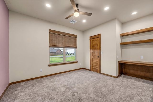 365 NW Mountain Lake Crest Crest, Lawton, OK 73507
